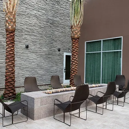 Courtyard By Marriott Mesa At Wrigleyville West