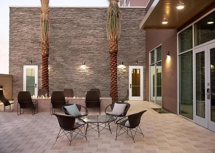 Courtyard By Marriott At Wrigleyville West