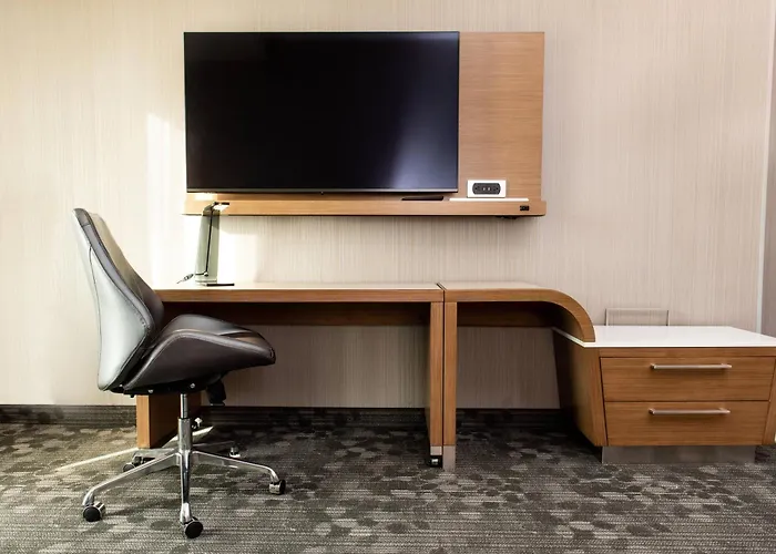 Courtyard By Marriott At Wrigleyville West Hotel 3*