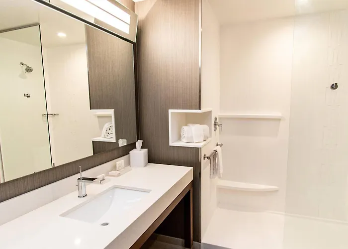 Hotel Courtyard By Marriott At Wrigleyville West Mesa