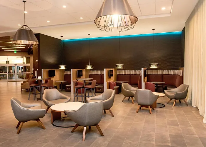 Courtyard By Marriott At Wrigleyville West Mesa