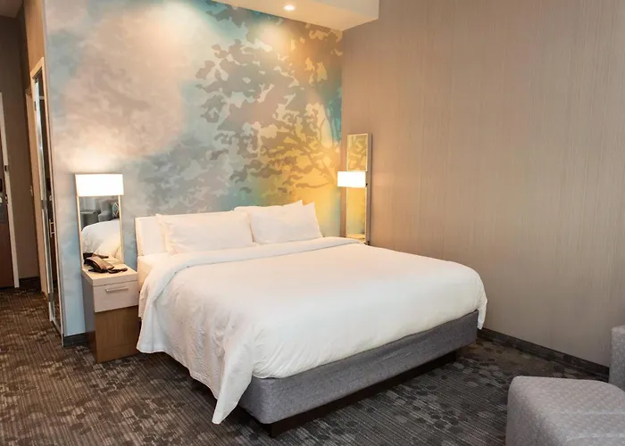Courtyard By Marriott At Wrigleyville West