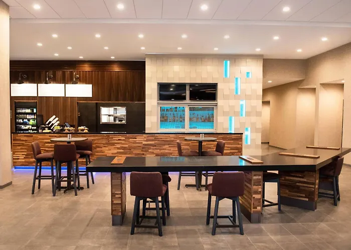 Hotel Courtyard By Marriott At Wrigleyville West