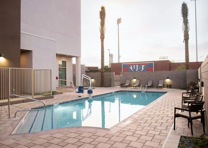 Hotel Courtyard By Marriott At Wrigleyville West 3*