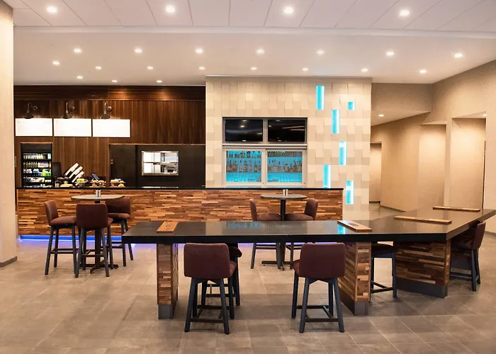 Courtyard By Marriott At Wrigleyville West Hotel 3*