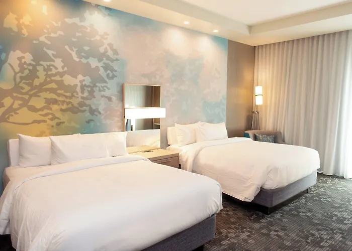 Courtyard By Marriott At Wrigleyville West Hotel 3*