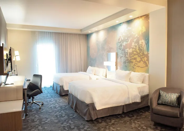 Courtyard By Marriott At Wrigleyville West
