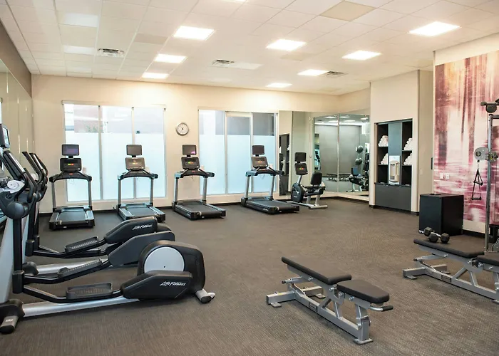 Courtyard By Marriott At Wrigleyville West 3*