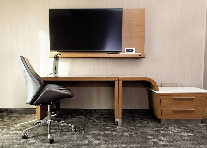 Courtyard By Marriott At Wrigleyville West Hotel 3*