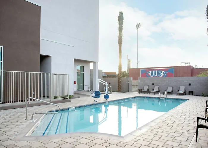 Hotel Courtyard By Marriott At Wrigleyville West 3*