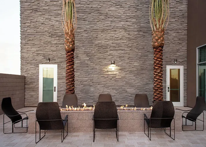 Hotel Courtyard By Marriott At Wrigleyville West 3*