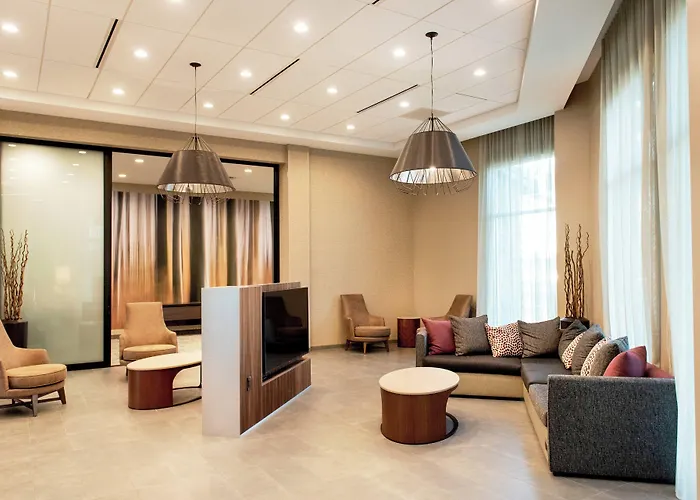 Hotel Courtyard By Marriott At Wrigleyville West Mesa