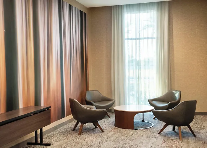 Courtyard By Marriott At Wrigleyville West Mesa
